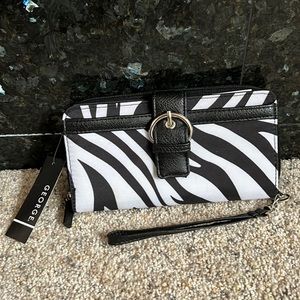 Zebra clutch